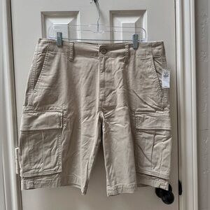 NWT Old Navy Men’s 34 Lived-In Straight Cargo Shorts, A Stone’s Throw